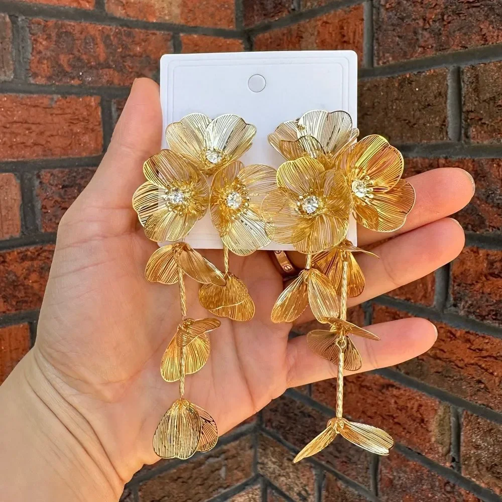 Zara Kate Middleton Famous Cascading Floral Earrings - Picture 5 of 17